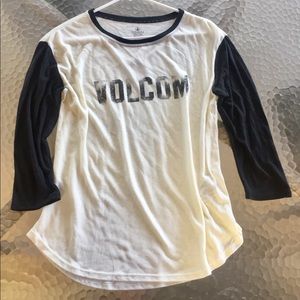 !!!! SOLD!!  Women’s VOLCOM baseball tee Sz Medium